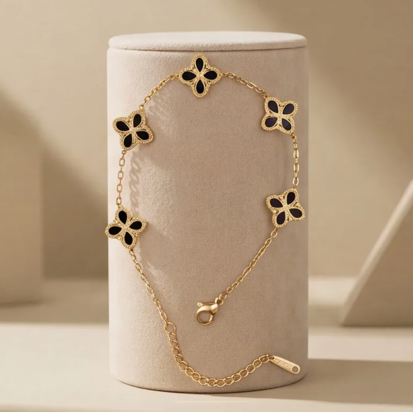 Lucky Heart Mother-of-Pearl Stainless Steel Bracelet for Women